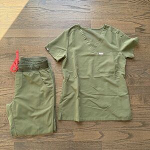 Figs Green Scrub Set